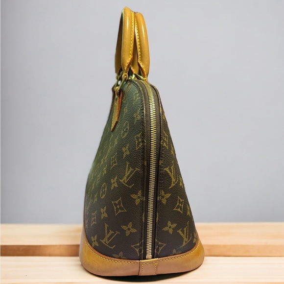 💕❤️Authentic Preloved LV Alma PM😍❤️ - Picture 3 of 8